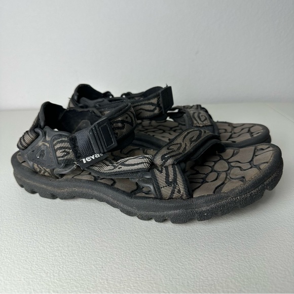 Teva Women’s Terra Fi Gray Psychedelic Hiking Water Outdoor Sandals Size 9 - Picture 1 of 6